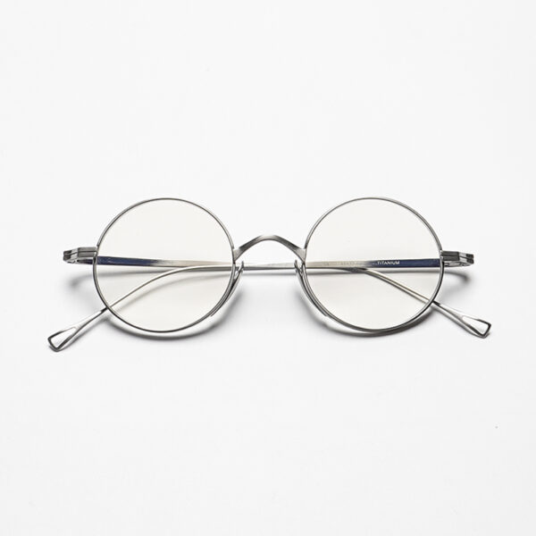 Sleek and understated, the Ninja pairs an ultralight