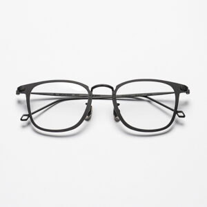 Handcrafted and ultralight, the HF503M pairs slim pure titanium rims with an oversized, Korean-inspired silhouette for a relaxed retro look
