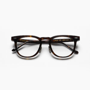 Handcrafted in warm, earthy tones, these Japanese-inspired sunglasses bring vintage character to an easy, contemporary silhouette